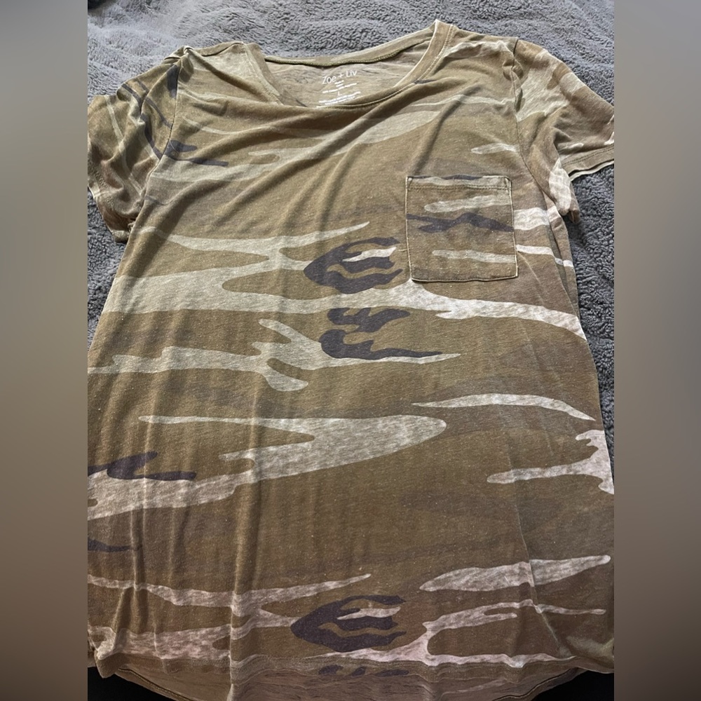 Camo tee shirt with pocket